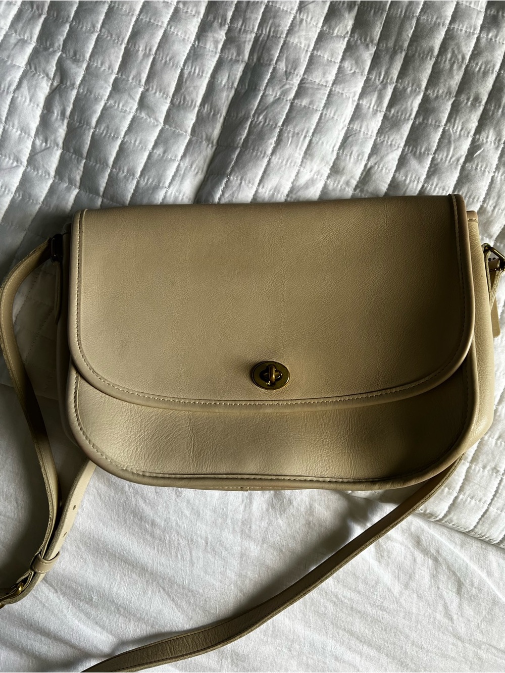 Vintage COACH City Bag 9790 Ivory Bone / Cream Leather Made in USA Crossbody - Picture 3 of 10
